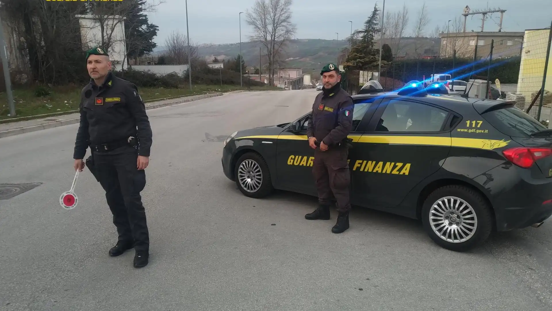 Prodotti alimentari sequestrati e donati in beneficienza dalla Guardia di Finanza di Campobasso.